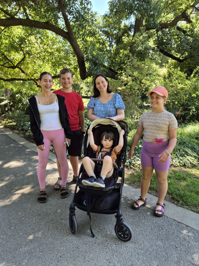 חוות האקלום, דייוויס